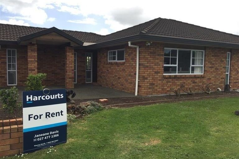 Photo of property in 30 Suncrest Drive, West Harbour, Auckland, 0618