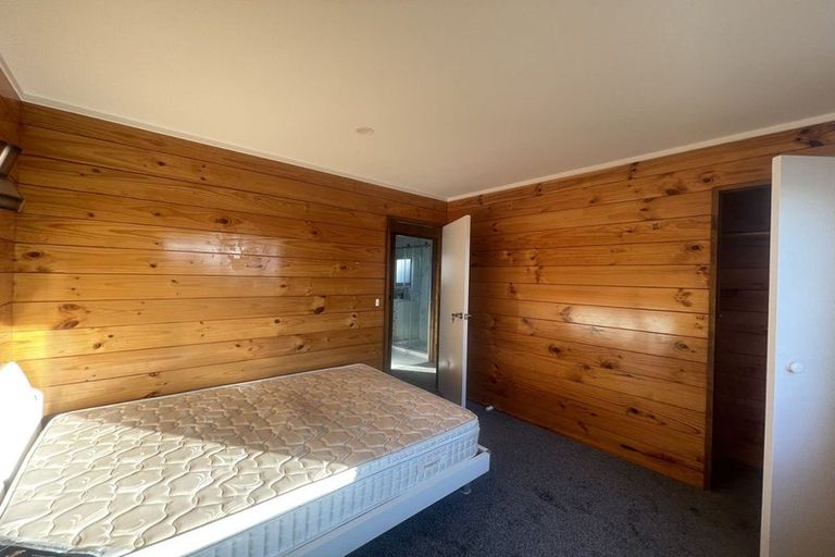 Photo of property in 2/41 College Road, Northcote, Auckland, 0627