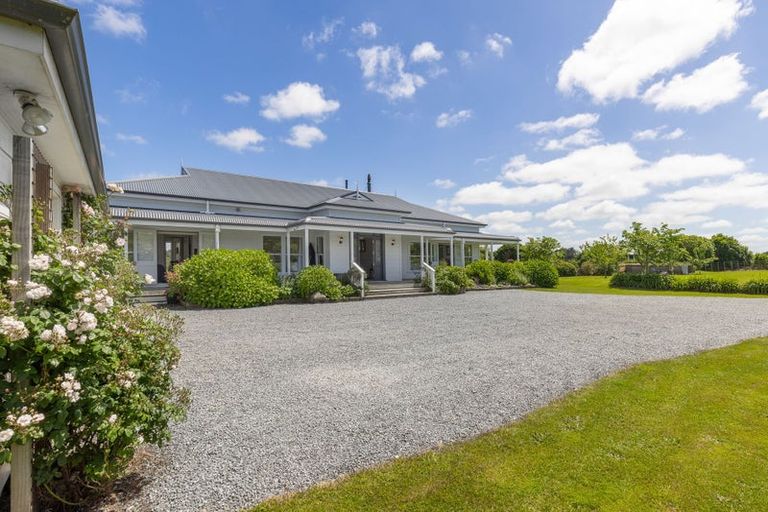 Photo of property in 68 Tarahunga Road, Levin, 5571