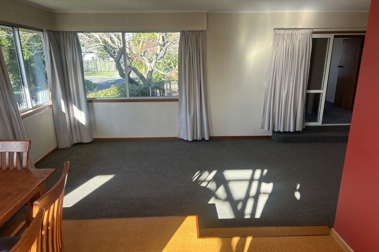 Photo of property in 16 Bale Place, Havelock North, 4130