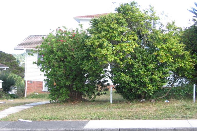 Photo of property in 18 Tauhara Street, Green Bay, Auckland, 0604