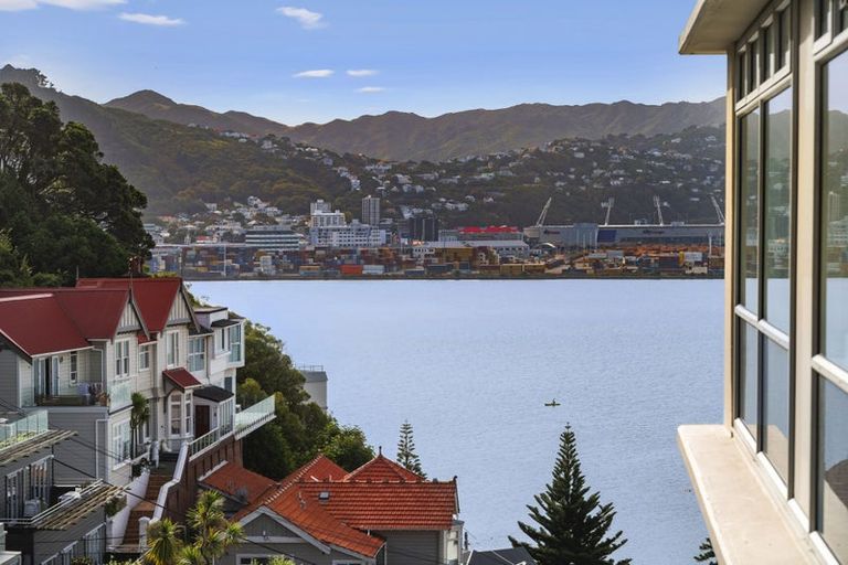 Photo of property in Jerningham Apartments, 20 Oriental Terrace, Oriental Bay, Wellington, 6011