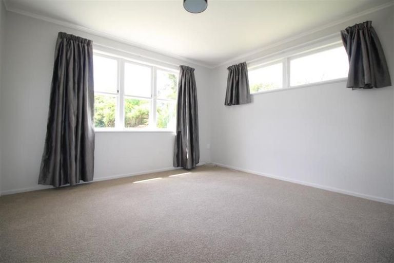 Photo of property in 21 Phillip Avenue, Glen Eden, Auckland, 0602