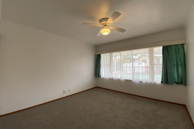 Photo of property in 4 Glenmore Road, Sunnyhills, Auckland, 2010
