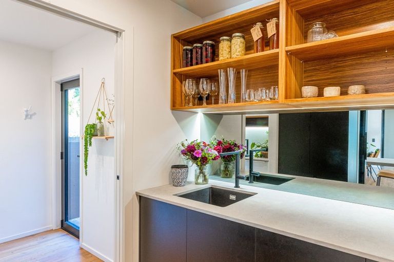 Photo of property in 76 Tennis Court Road, Raumati South, Paraparaumu, 5032