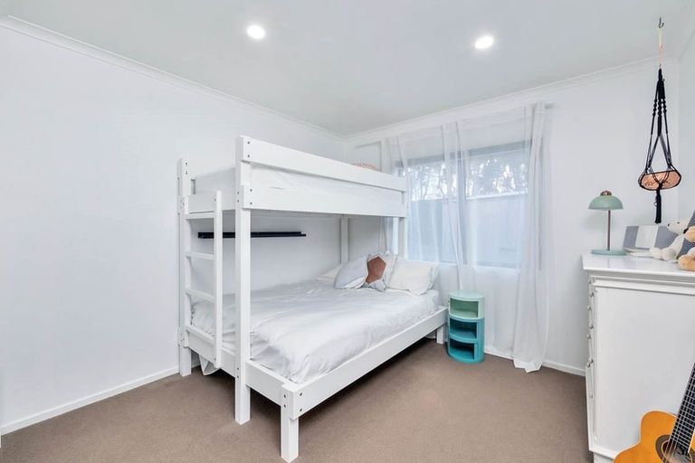 Photo of property in 2/103 Bond Crescent, Forrest Hill, Auckland, 0620