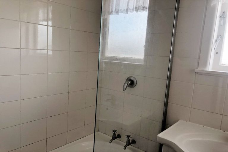 Photo of property in 4 Beverly Place, New Lynn, Auckland, 0600