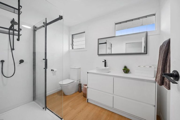 Photo of property in 31 Karaka Street, Helensville, 0800