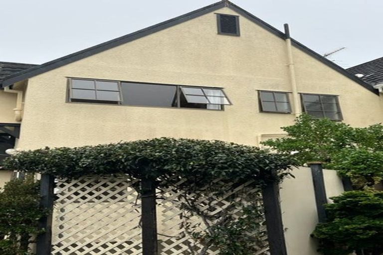 Photo of property in 1/16 Trafalgar Road, Milford, Auckland, 0620