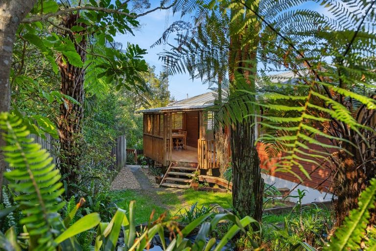 Photo of property in 2/18 Atlantis Place, Totara Vale, Auckland, 0629