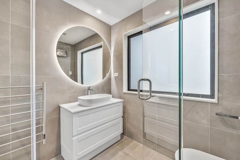 Photo of property in 29d Rotoiti Avenue, Pakuranga Heights, Auckland, 2010