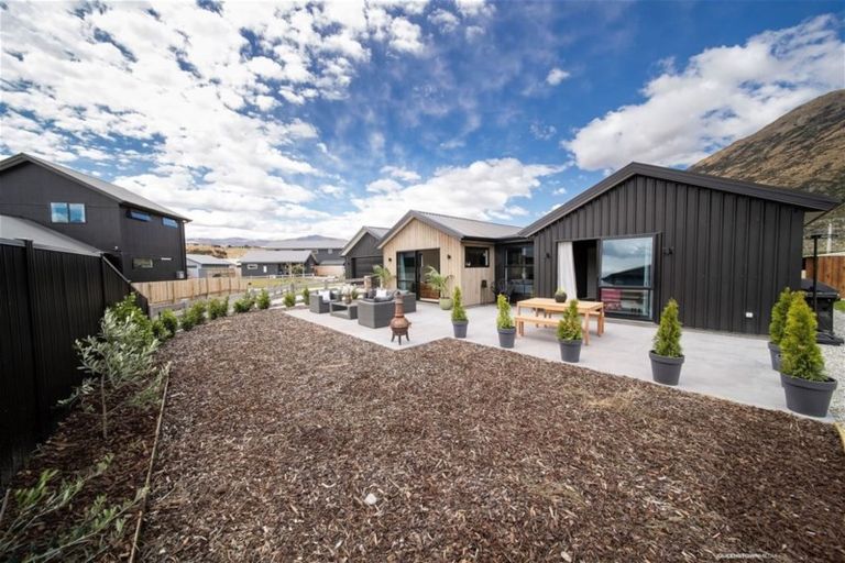 Photo of property in 25 Regent Street, Lower Shotover, Queenstown, 9304