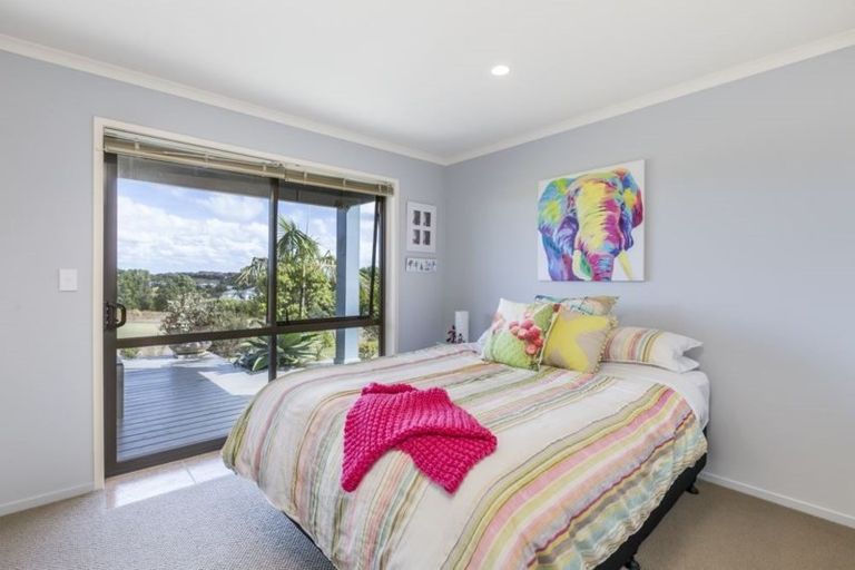 Photo of property in 28 Keepers Drive, Gulf Harbour, Whangaparaoa, 0930