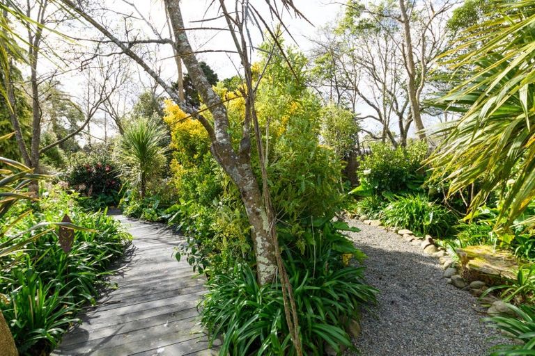 Photo of property in 21 Moonshine Valley Road, Aokautere, Palmerston North, 4471