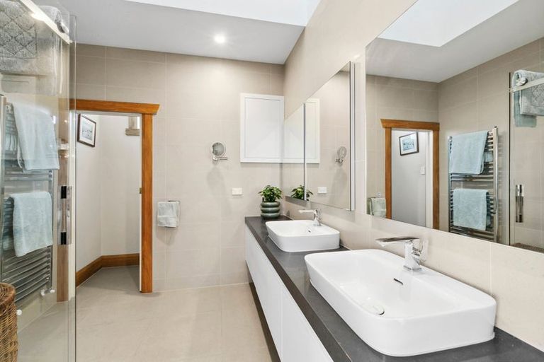 Photo of property in 27a Bayly Road, Moturoa, New Plymouth, 4310