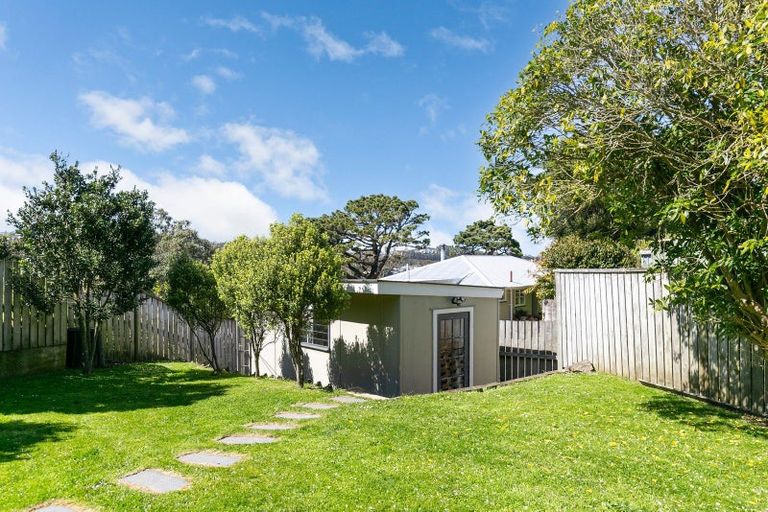 Photo of property in 77 Ironside Road, Johnsonville, Wellington, 6037