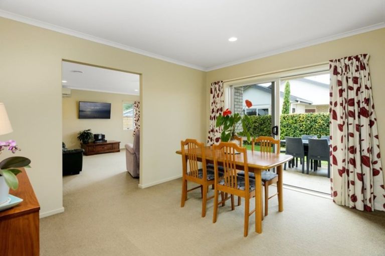 Photo of property in 2/100 Millers Road, Brookfield, Tauranga, 3110