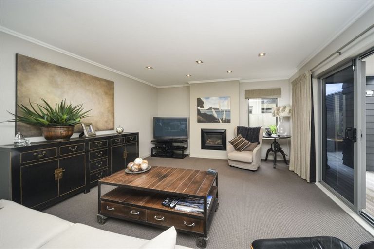 Photo of property in 25 Rosalie Terrace, Kelvin Grove, Palmerston North, 4414