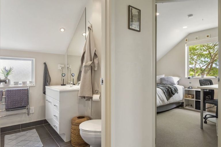 Photo of property in 17 Nimstedt Avenue, Oteha, Auckland, 0632