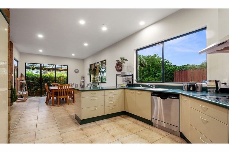 Photo of property in 8 Cloverfields Drive, Waimauku, 0812