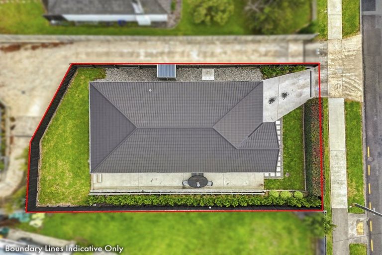 Photo of property in 33 Kawiu Road, Levin, 5510