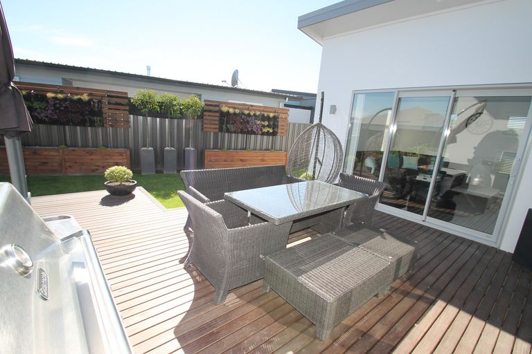 Photo of property in 16 Silver Springs Boulevard, Mosgiel, 9024