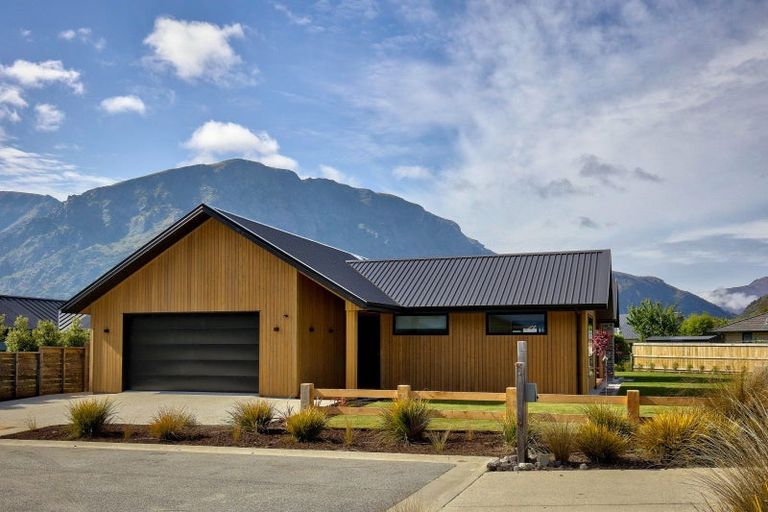 Photo of property in 9 Morepork Way, Arthurs Point, Queenstown, 9371