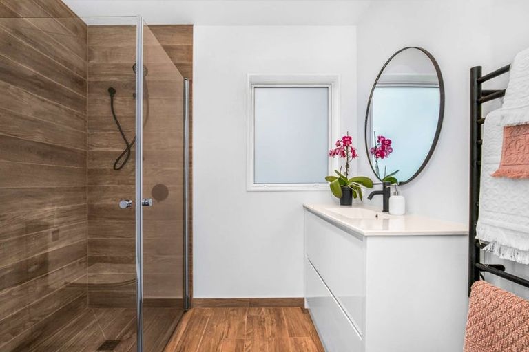 Photo of property in 39a Sutton Crescent, Papakura, 2110