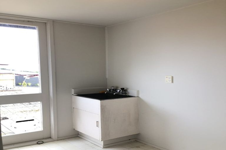 Photo of property in 1/11 Parr Terrace, Castor Bay, Auckland, 0620