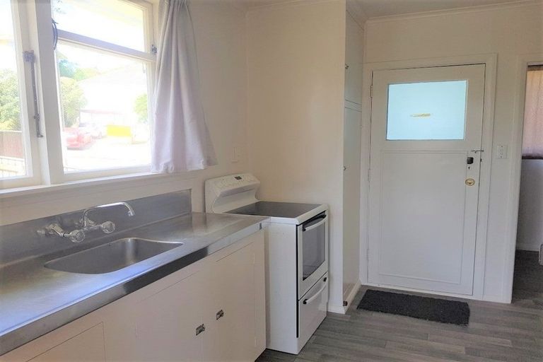 Photo of property in 35 Cornwall Crescent, Cannons Creek, Porirua, 5024