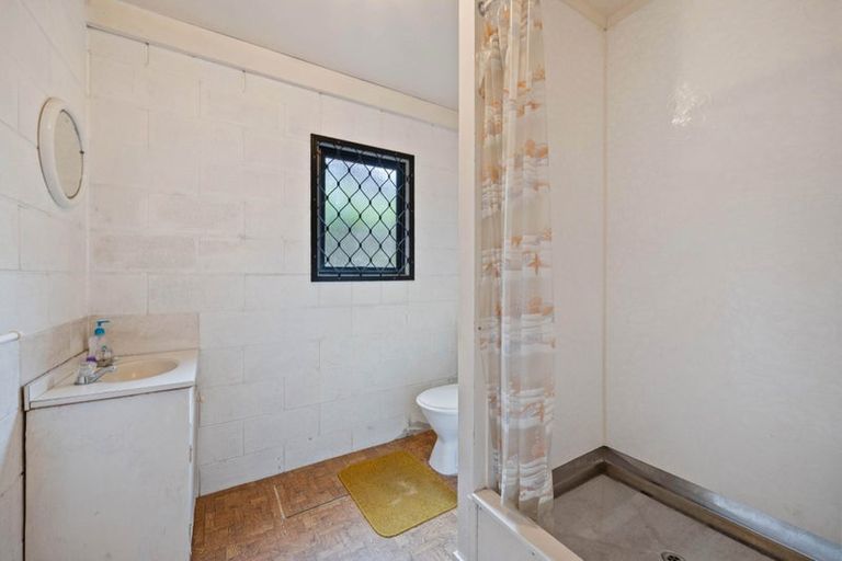 Photo of property in 57 Mirrabooka Avenue, Botany Downs, Auckland, 2010