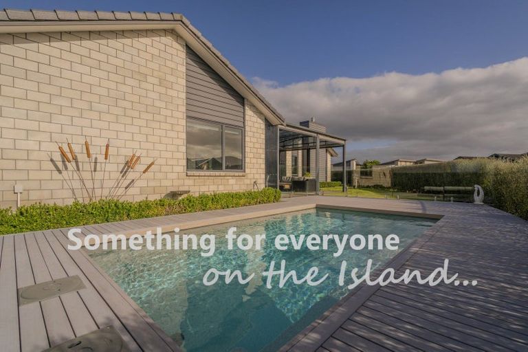 Photo of property in 3 Roseberry Place, Whitianga, 3510