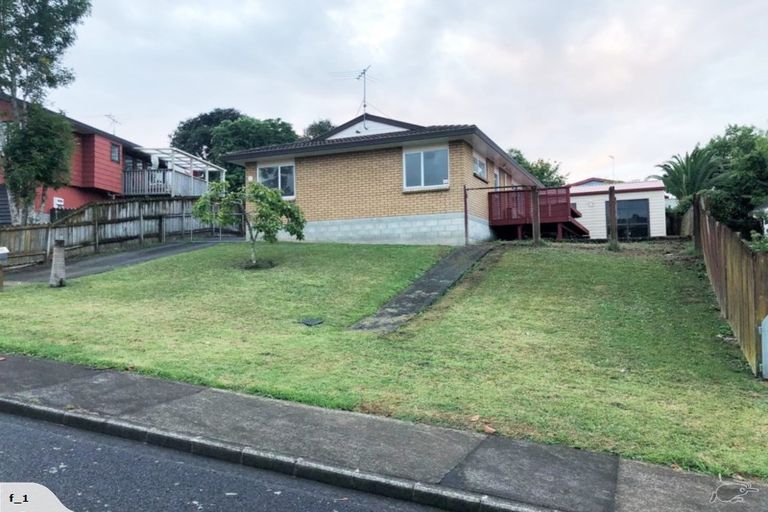 Photo of property in 11 Kearney Place, Massey, Auckland, 0614