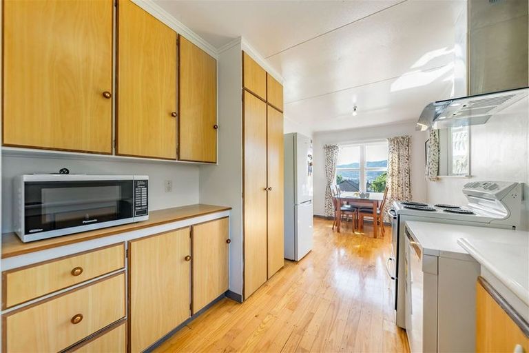 Photo of property in 6 Reid Road, Wainuiomata, Lower Hutt, 5014