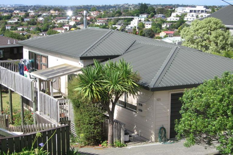 Photo of property in 121 Sunset Road, Totara Vale, Auckland, 0632