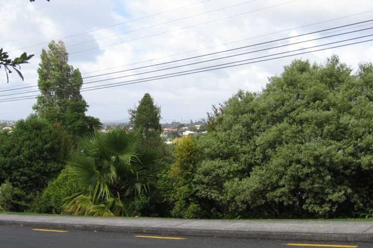 Photo of property in 3 Dewsbury Terrace, Castor Bay, Auckland, 0620