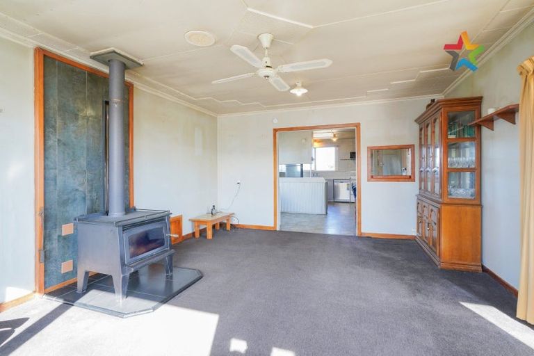 Photo of property in 37 Papatotara Road, Tuatapere, 9620