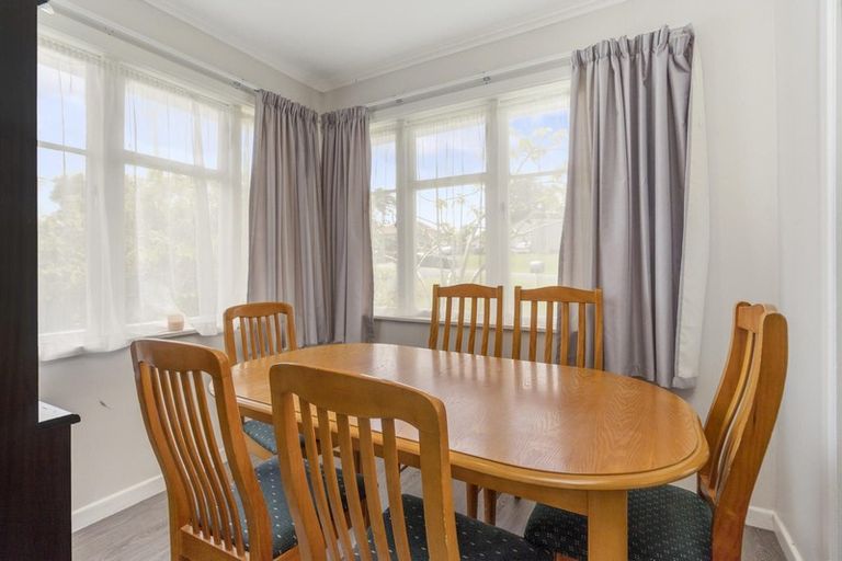 Photo of property in 35 Barbary Avenue, Kelston, Auckland, 0602