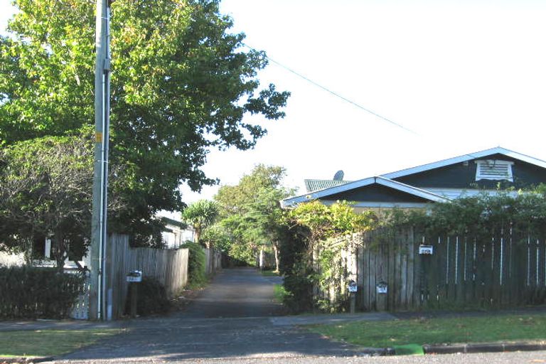 Photo of property in 4/24 Islington Avenue, New Lynn, Auckland, 0600