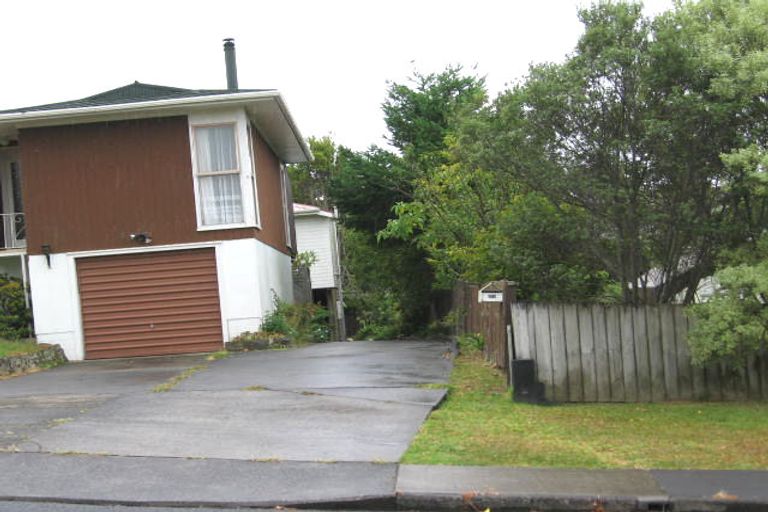 Photo of property in 16 Lavery Place, Sunnynook, Auckland, 0632
