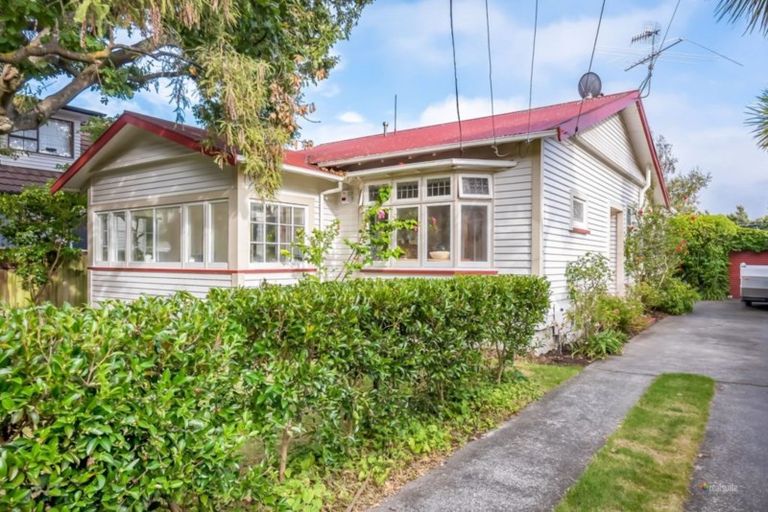Photo of property in 27 Trafalgar Street, Waiwhetu, Lower Hutt, 5010