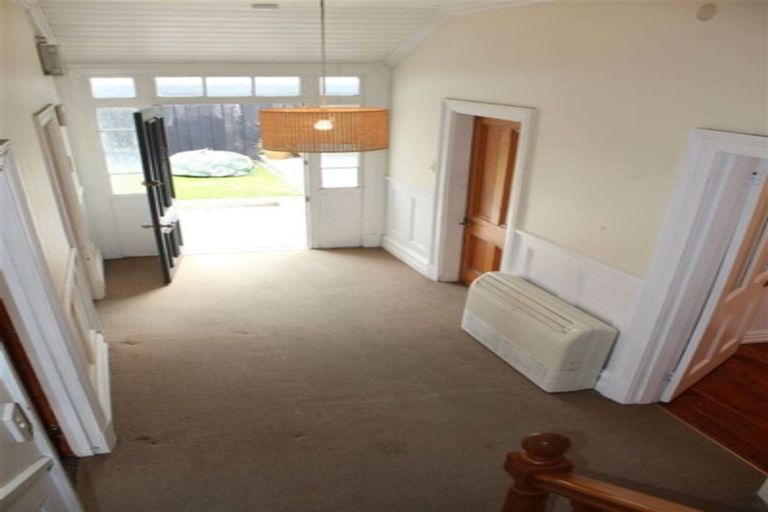 Photo of property in 147 Victoria Road, Saint Clair, Dunedin, 9012