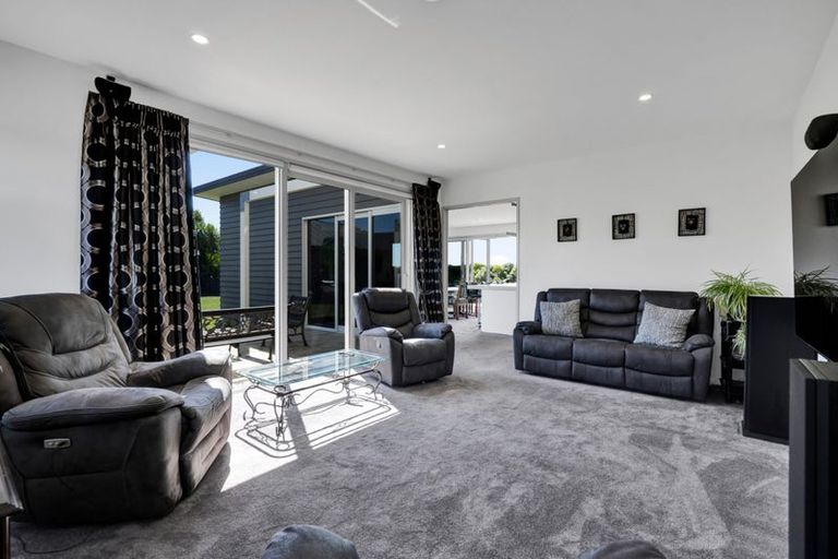 Photo of property in 5d Vardon Way, Waiwhakaiho, New Plymouth, 4312