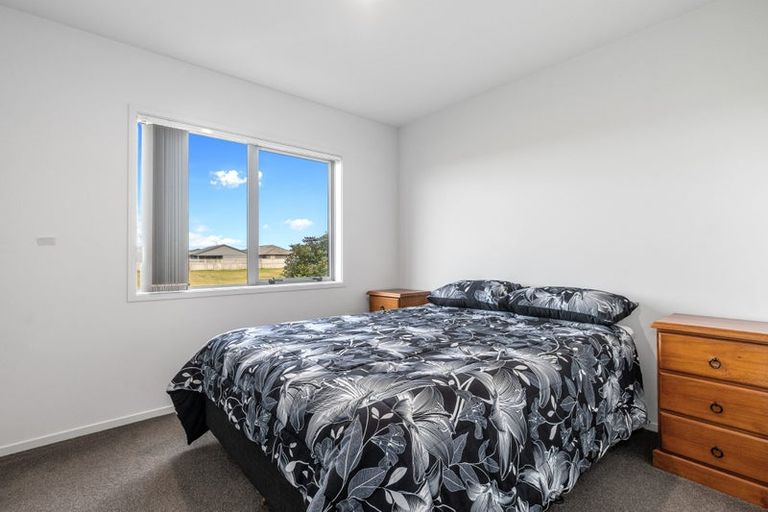 Photo of property in 11 Kamahi Crescent, Papamoa Beach, Papamoa, 3118