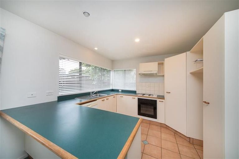 Photo of property in 32 Stewart Crescent, Hokowhitu, Palmerston North, 4410
