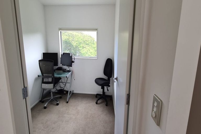 Photo of property in 79 Saddleback Grove, Karori, Wellington, 6012