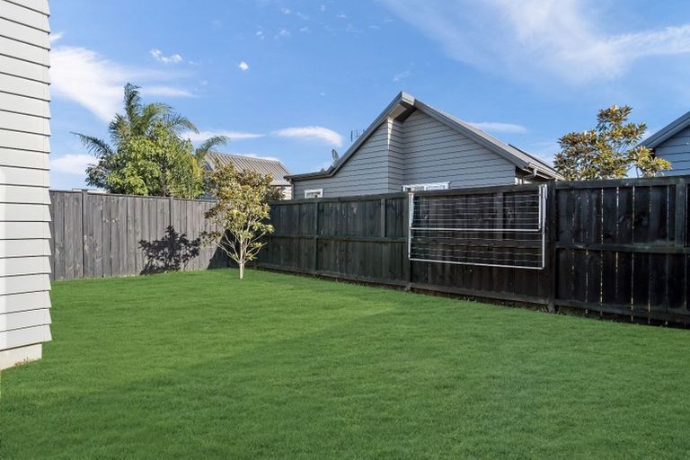 Photo of property in 7 Parachute Crescent, Papakura, 2110