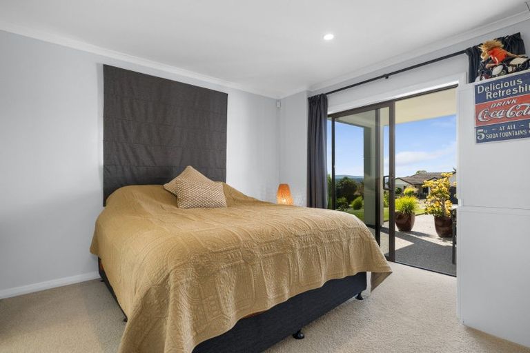Photo of property in 1 Holcombrooke Lane, Welcome Bay, Tauranga, 3175