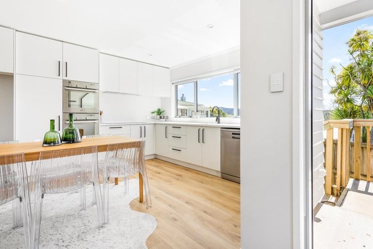 Photo of property in 16a Pine Avenue, Henderson, Auckland, 0612