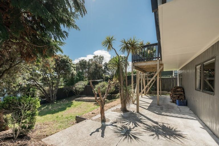 Photo of property in 3 Atua Street, Waikanae Beach, Waikanae, 5036